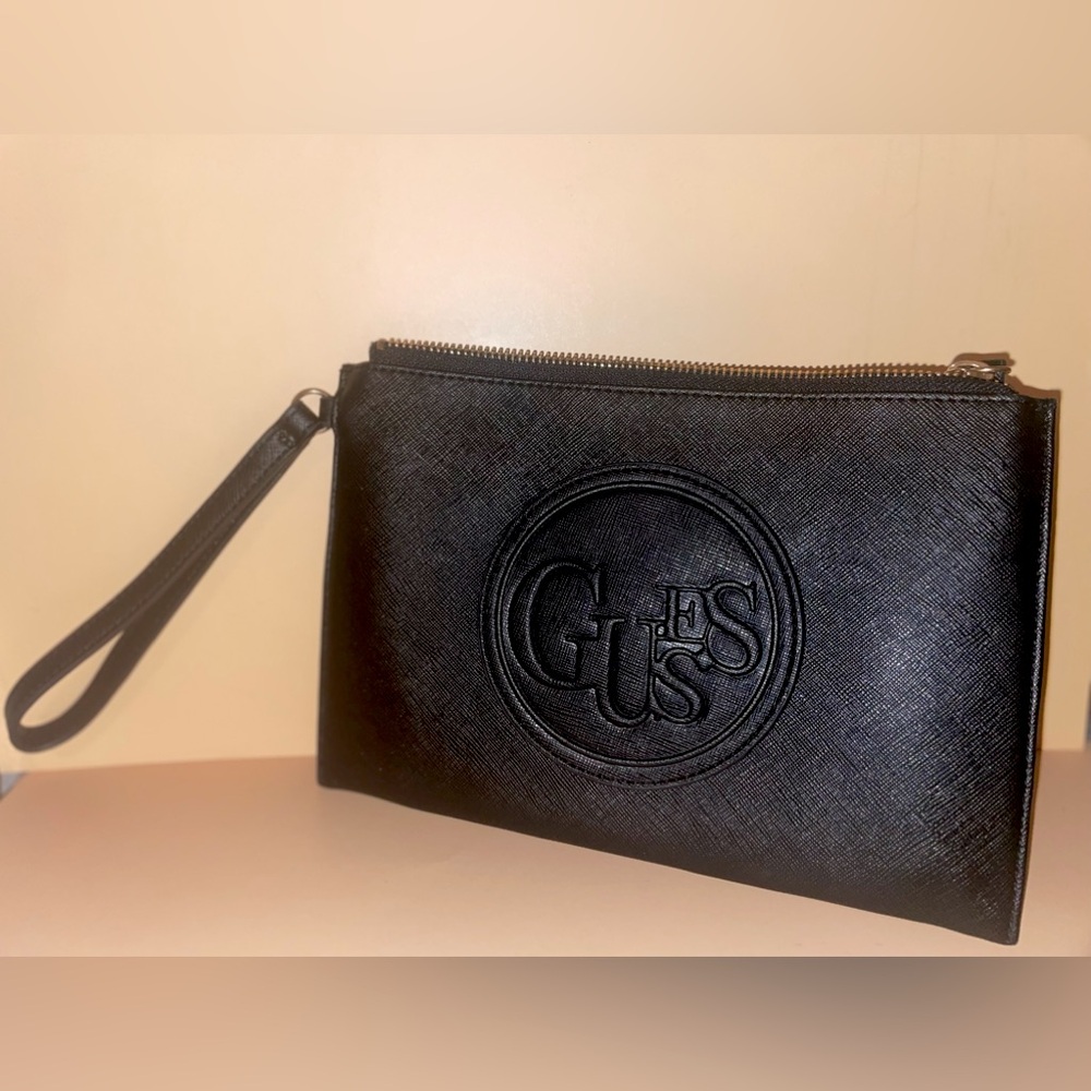Black wristlet by GUESS